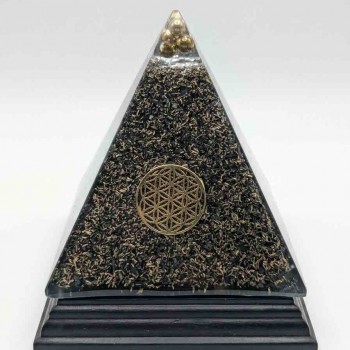 PIRAMIDE ORGONITA SHUNGITA Y BRONCE